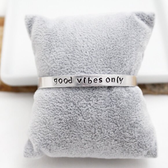Good Vibes Only - Hand Stamped Anodized Aluminum Bangle - Adjustable - Picture 11 of 11
